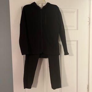GAP Kids Black Fit Tech Sweatsuit Boys Size S(6/7)
